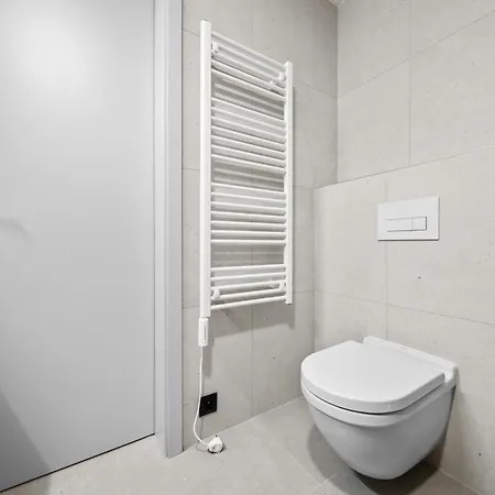 1,5 Ac Apartment, Balcony,new Building, Downtown, Old Apartmán