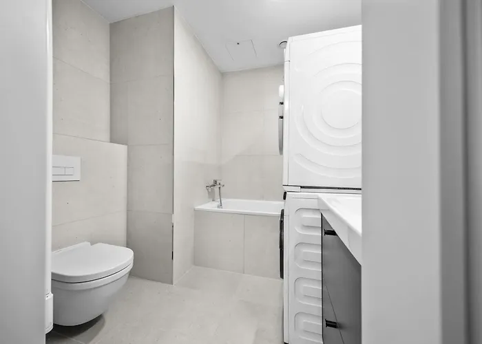 Апартаменти 1,5 Ac Apartment, Balcony,new Building, Downtown, Old Братислава